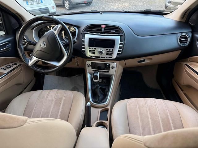 Usata Lancia Delta 120 CV (88 kW) 2010 Nero Utilitaria