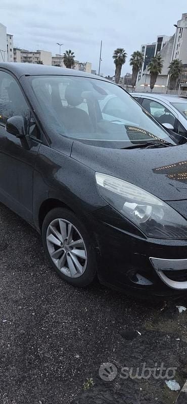 Usata Renault Scénic III Luxe 110 CV (80 kW) 2009 Nero Monovolume