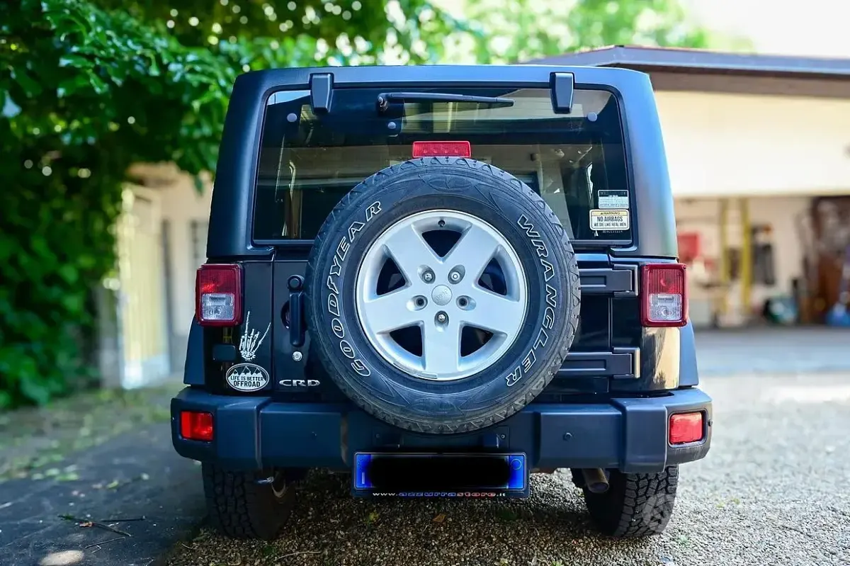Usata Jeep Wrangler 200 CV (147 kW) 2011 Nero SUV
