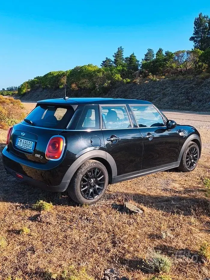 Usata Mini Cooper Hype 95 CV (69 kW) 2018 Nero Utilitaria