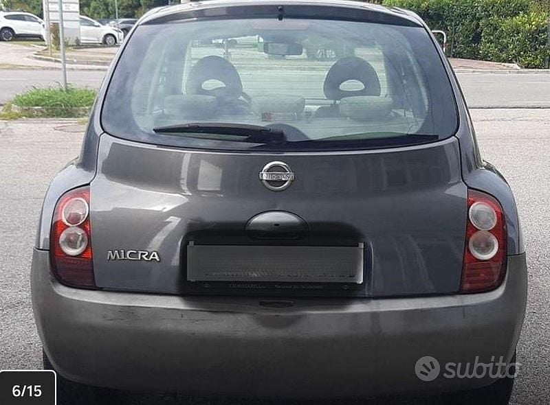 Second-hand Nissan Micra 80 CP (58 kW) 2004 Gri Hatchback