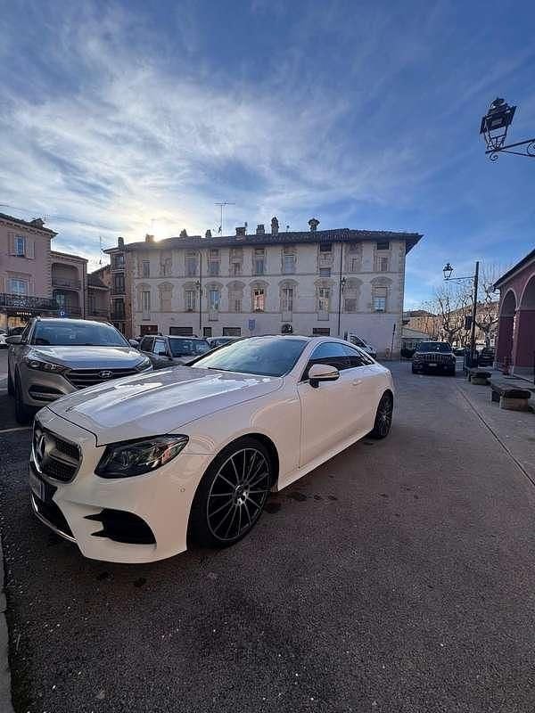 Usata Mercedes E300 245 CV (180 kW) 2019 Coupé