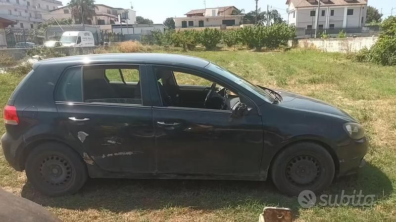 Usata VW Golf VI 102 CV (75 kW) 2009 Nero Utilitaria