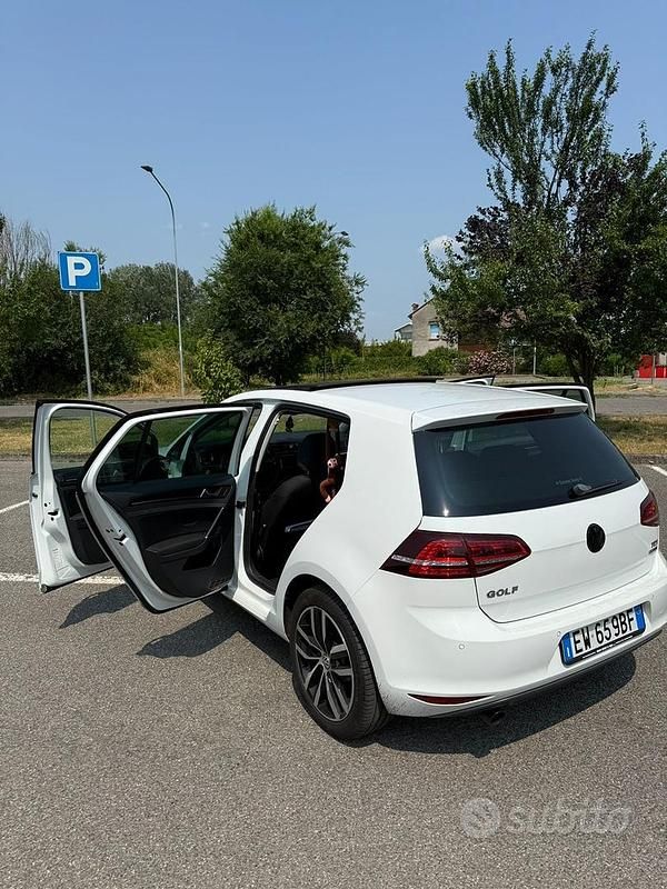 Usata VW Golf VII 110 CV (80 kW) 2014 Bianco Utilitaria