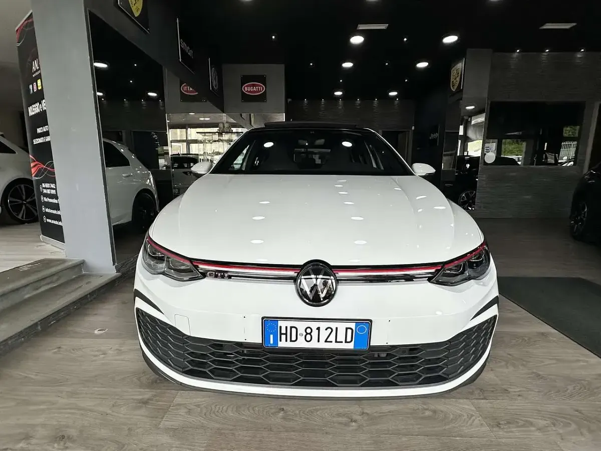 Usata VW Golf VIII GTI 245 CV (180 kW) 2023 Pure white Berlina