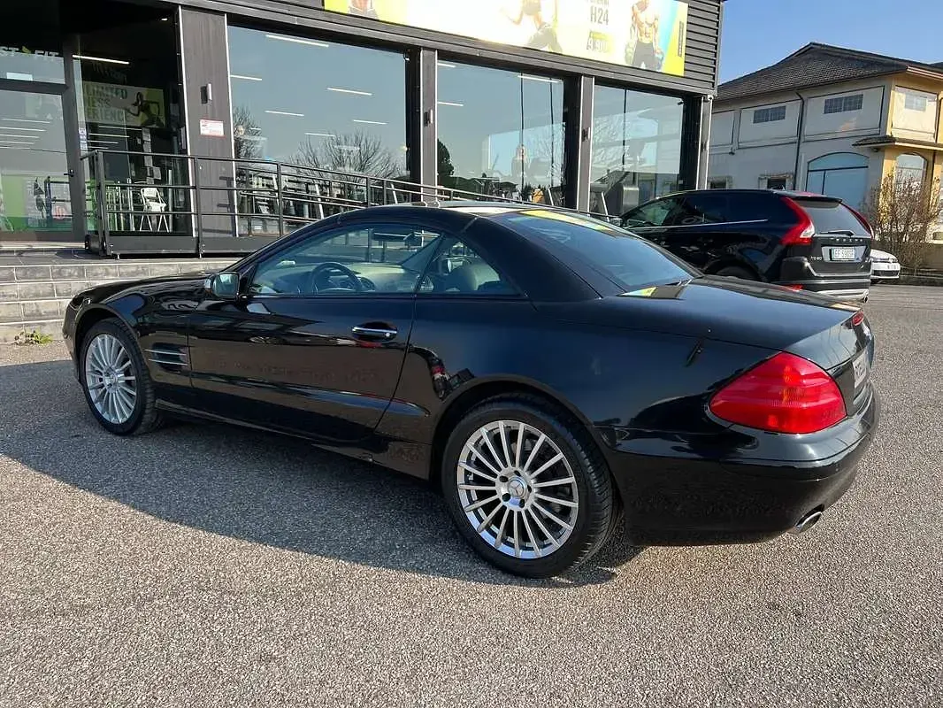 Usata Mercedes SL350 245 CV (180 kW) 2005 Nero Cabrio