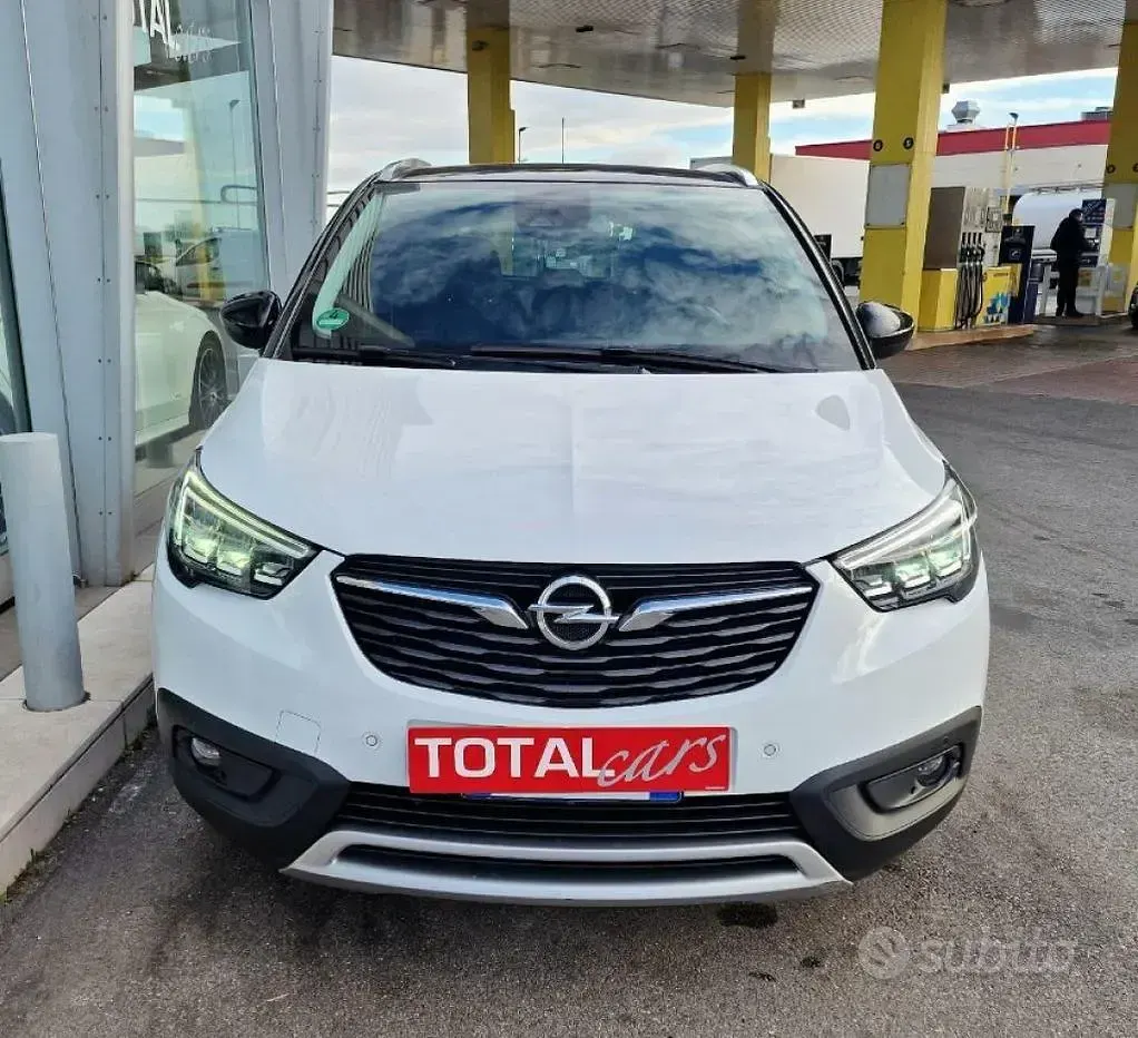 Usata Opel Crossland X Ultimate 131 CV (96 kW) 2018 Bianco pastello SUV