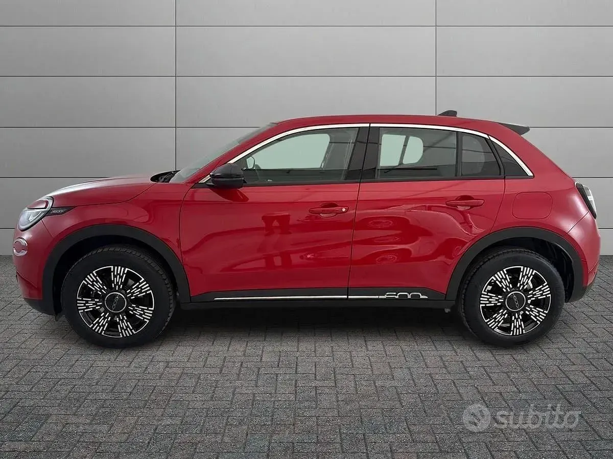 Usata Fiat 600 136 CV (100 kW) 2025 Rosso SUV