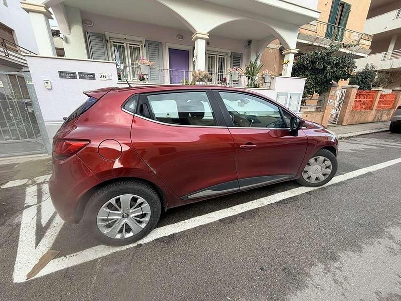Usata Renault Clio IV Zen 75 CV (55 kW) 2017 Berlina