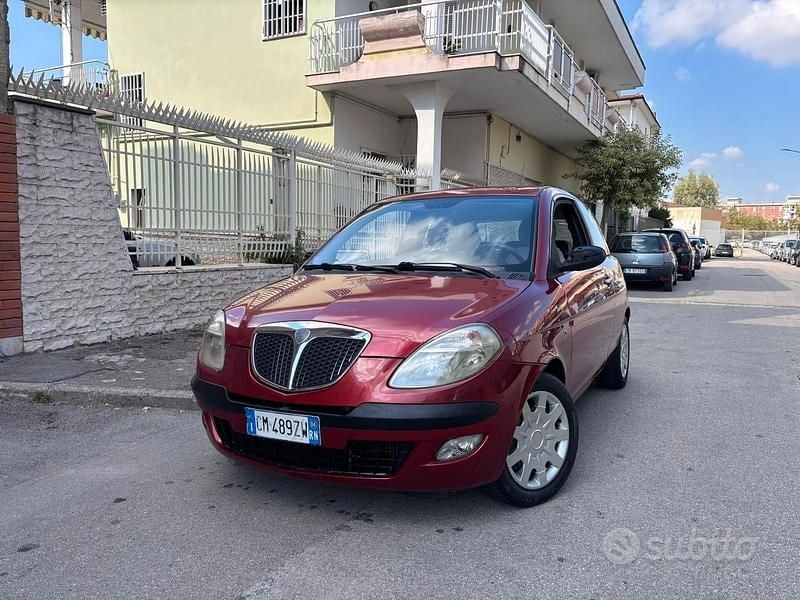 Arancione Usata 2004 Lancia Ypsilon Due volumi | 1850 € (Buon prezzo) - Immagine 1/4