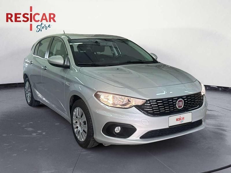 Usata Fiat Tipo Easy 95 CV (69 kW) 2016 Argento metallizzato Berlina
