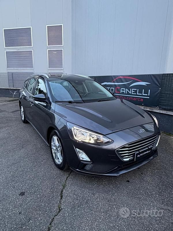 Usado Ford Focus 120 HP (88 kW) 2021 Cinzento Carrinha