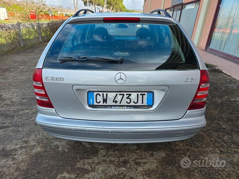 Usata Mercedes C220 Elegance 149 CV (109 kW) 2005 Grigio Station wagon