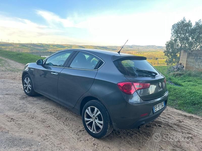 Usata Alfa Romeo Giulietta 105 CV (77 kW) 2011 Utilitaria