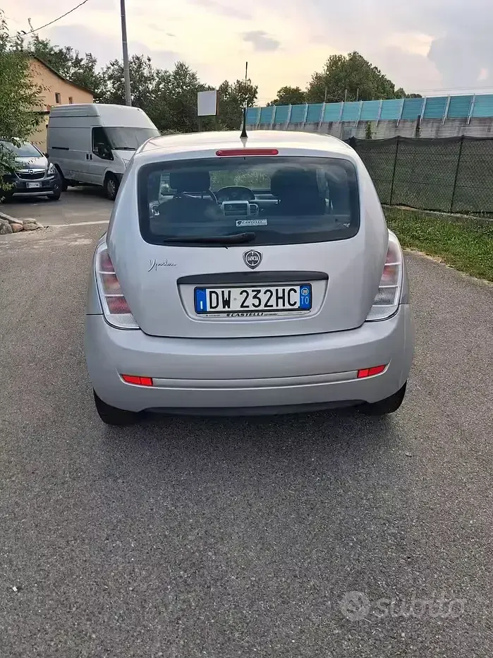 Usata Lancia Ypsilon 60 CV (44 kW) 2009 Grigio Utilitaria