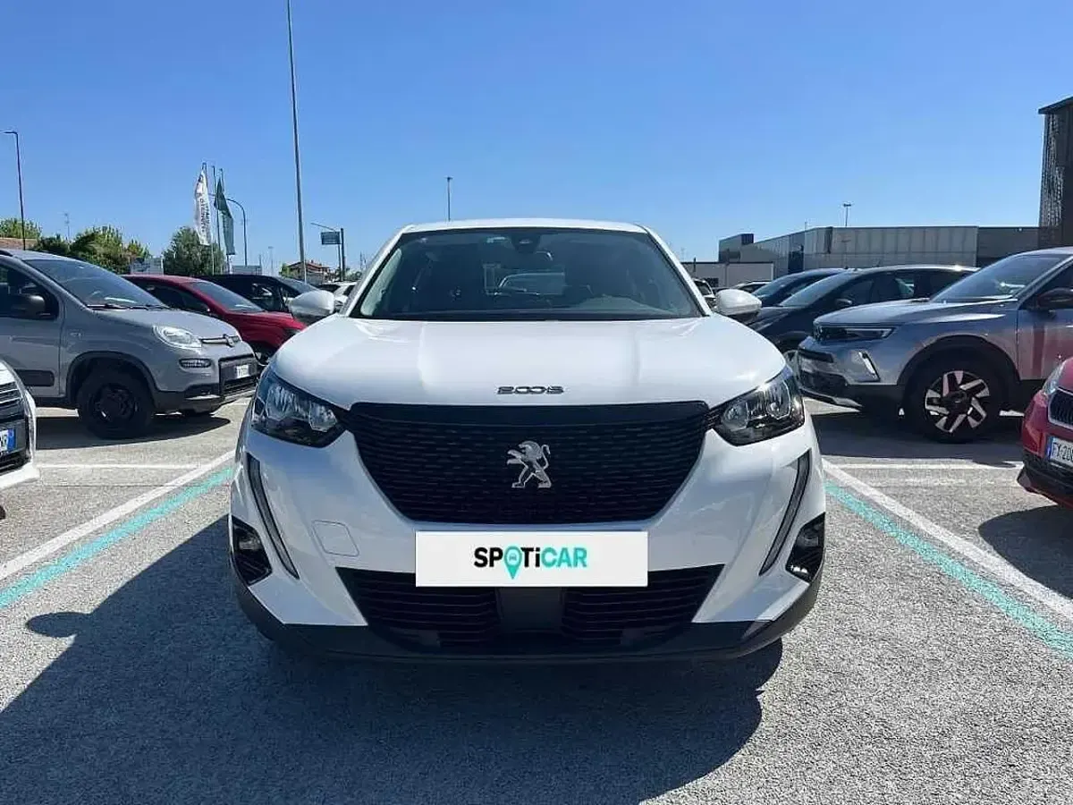 Usata Peugeot 2008 Active 131 CV (96 kW) 2020 Bianco SUV