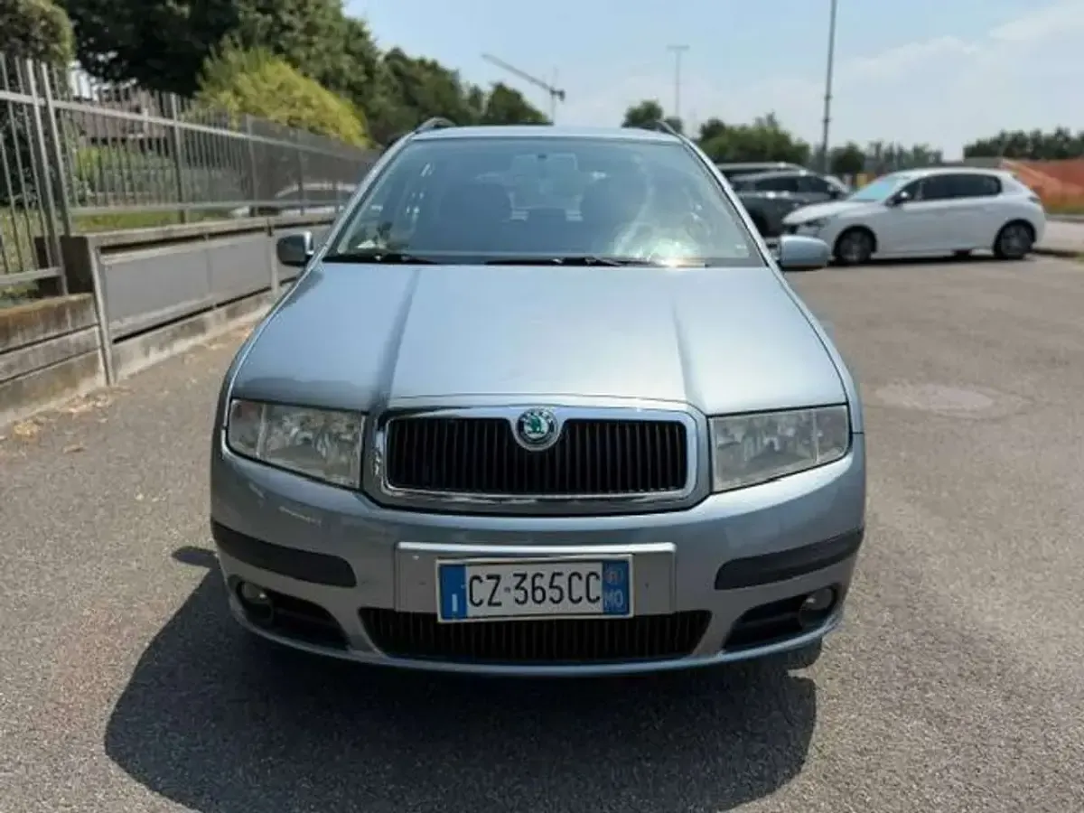 Usata Skoda Fabia Style 75 CV (55 kW) 2005 Grigio Station wagon