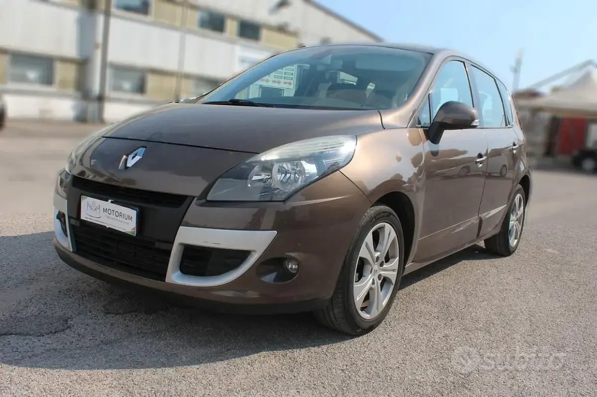 Usata Renault Scénic III Luxe 130 CV (95 kW) 2010 Monovolume
