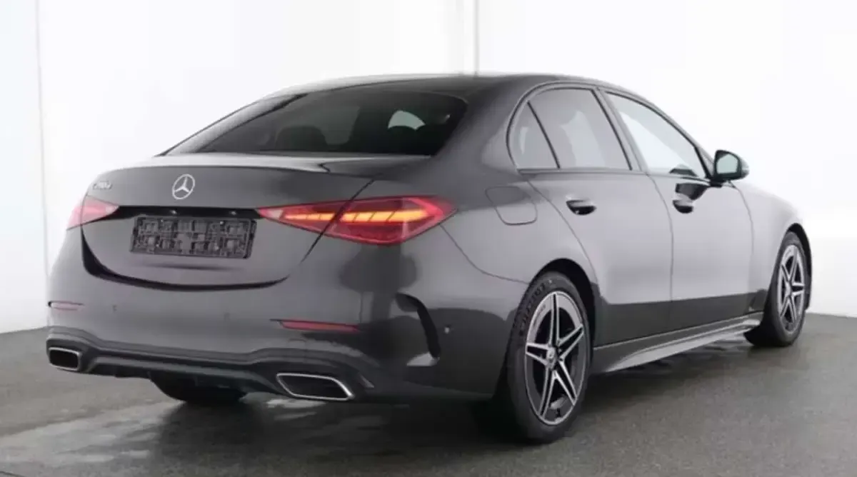 Usata Mercedes C200 AMG Line Premium 163 CV (119 kW) 2025 Grigio Berlina