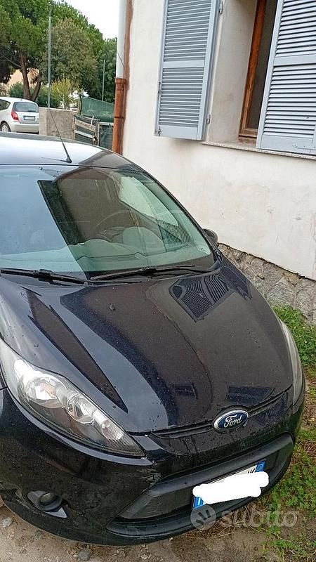 Usata Ford Fiesta 68 CV (50 kW) 2010 Nero Utilitaria