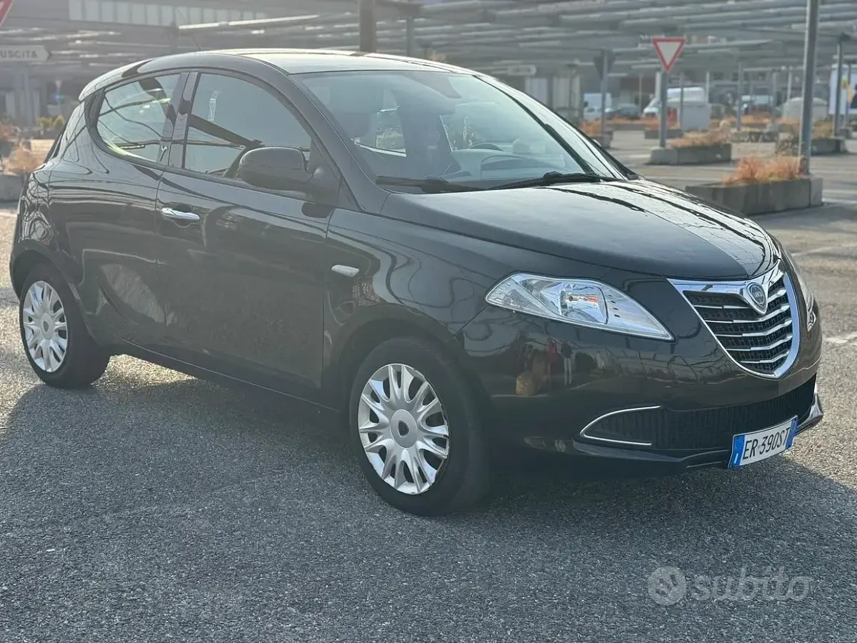 Usata Lancia Ypsilon S 69 CV (50 kW) 2013 Nero Utilitaria