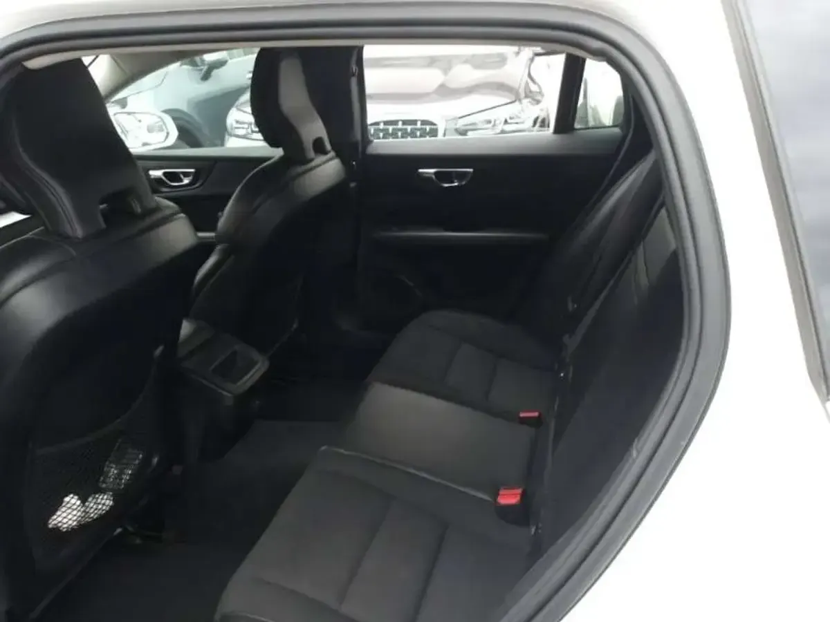 Usata Volvo V60 Business Edition 150 CV (110 kW) 2020 Bianco ghiaccio Station wagon