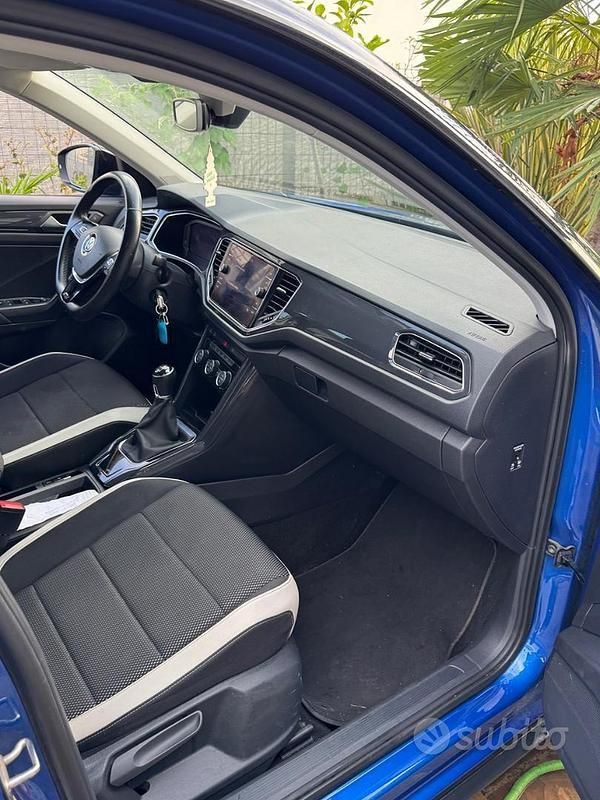 Usata VW T-Roc Style 150 CV (110 kW) 2019 Blu SUV