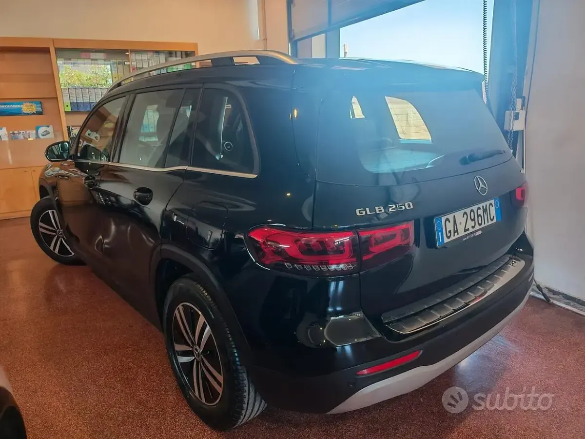 Usata Mercedes GLB250 Premium 224 CV (164 kW) 2020 Nero SUV