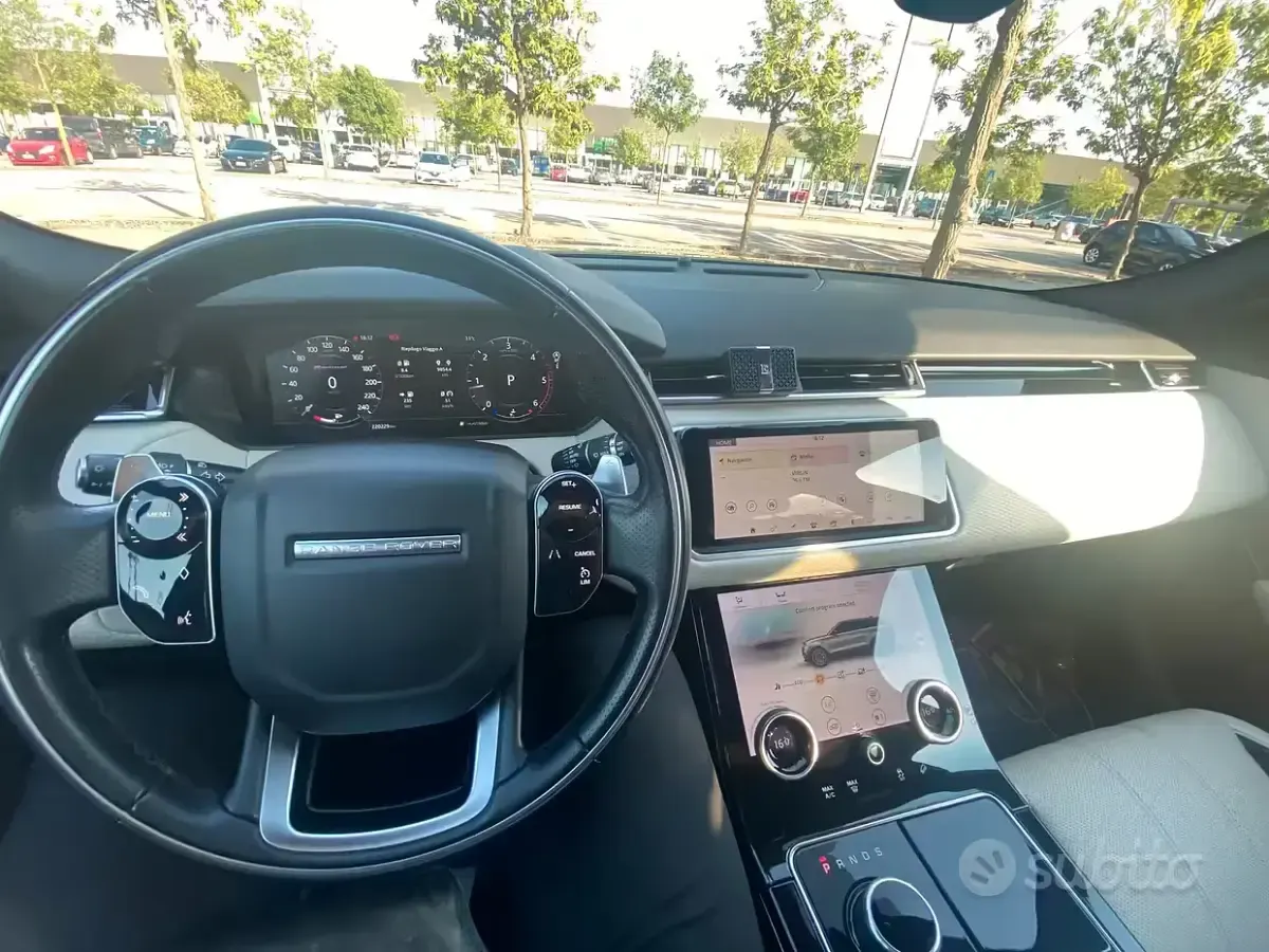 Usata Land Rover Range Rover Velar R-Dynamic 241 CV (177 kW) 2018 Nero SUV
