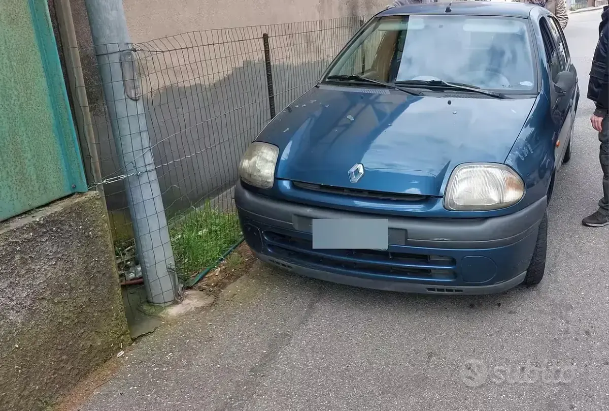 Gebraucht Renault Clio II 58 PS (42 kW) 2000 Blau Limousine