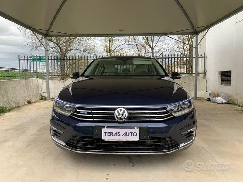 Usata VW Passat 156 CV (114 kW) 2017 Blu Berlina
