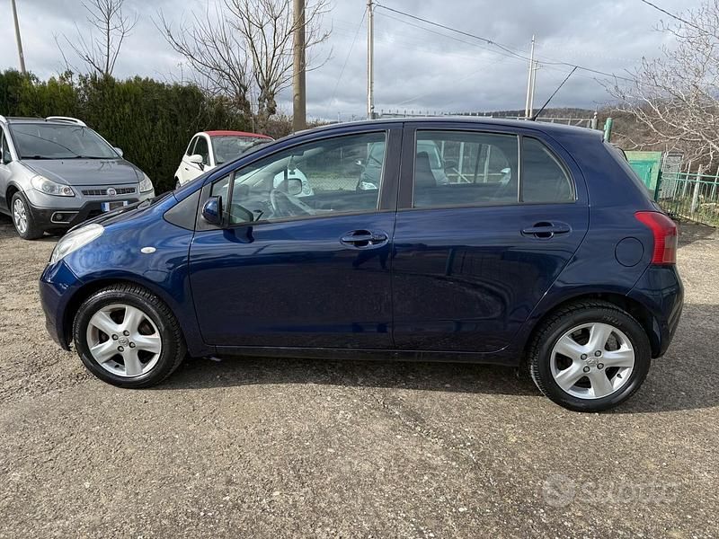 Usata Toyota Yaris Sol 87 CV (63 kW) 2007 Blu Utilitaria