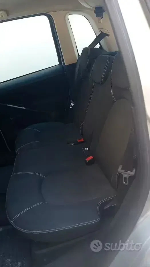 Usata Lancia Musa 90 CV (66 kW) 2012 Grigio Monovolume