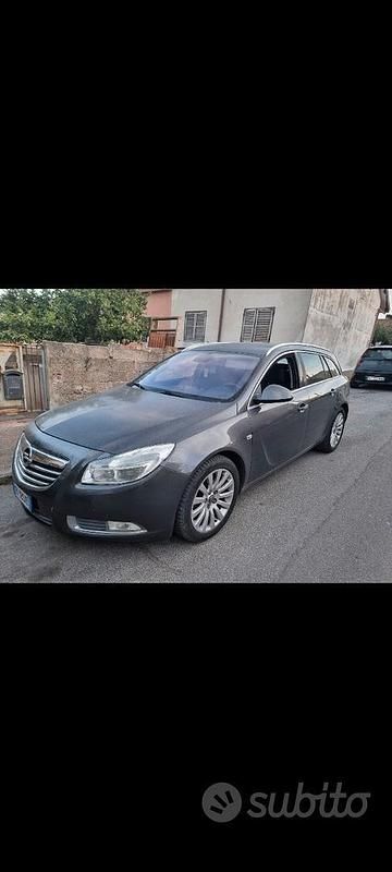 Grigio Usata 2011 Opel Insignia Station wagon | 2700 € (Ottimo prezzo) - Immagine 1/4