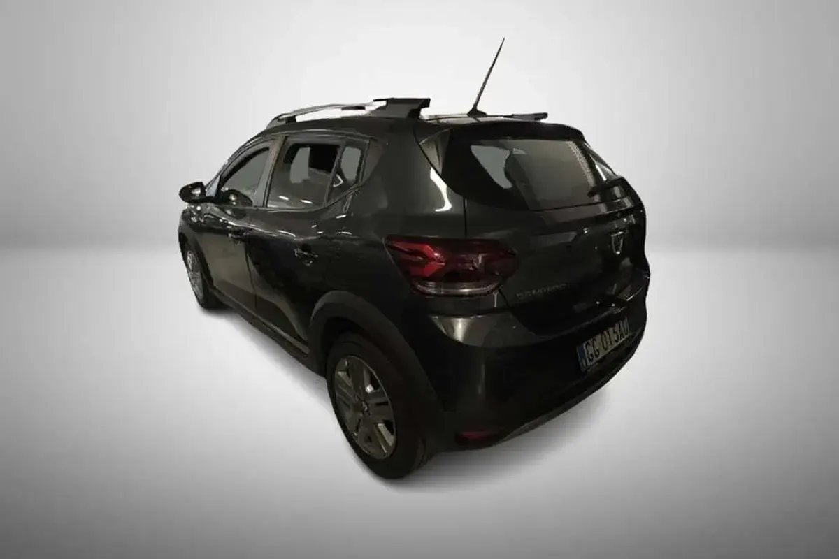 Usata Dacia Sandero Comfort 101 CV (74 kW) 2021 Grigio Berlina