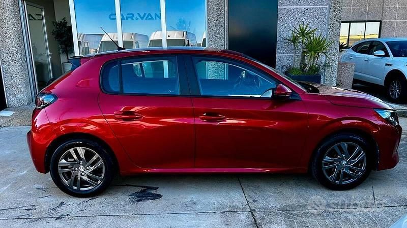 Usata Peugeot 208 Allure 75 CV (55 kW) 2021 Utilitaria