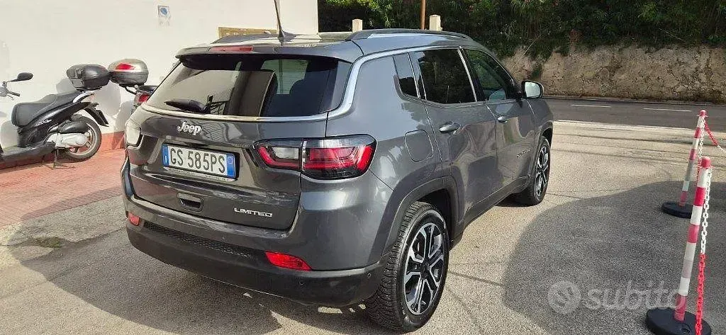 Usata Jeep Compass 131 CV (96 kW) 2021 Grigio SUV