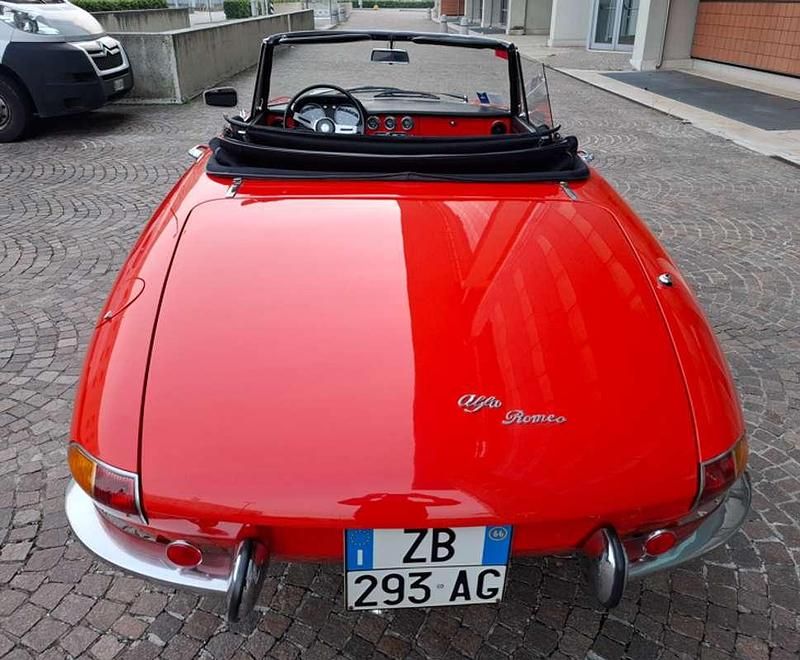 Usata Alfa Romeo Spider 110 CV (80 kW) 1966 Rosso Cabrio