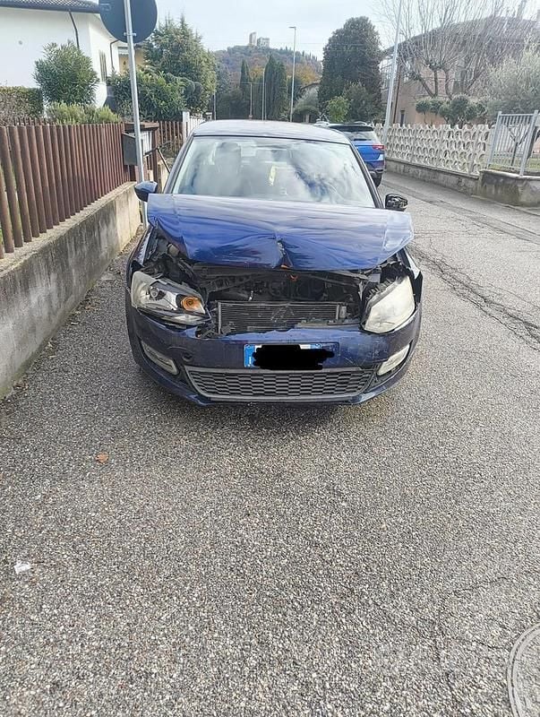 Usata VW Polo 2011 Blu Utilitaria