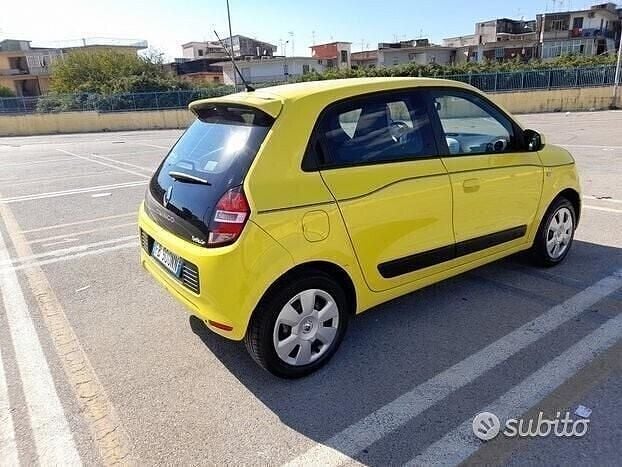 Usata Renault Twingo Intens 69 CV (50 kW) 2016 Giallo Utilitaria