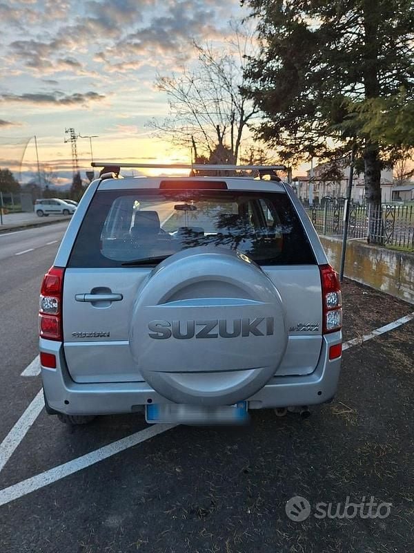 Usata Suzuki Vitara 129 CV (94 kW) 2006 Grigio SUV