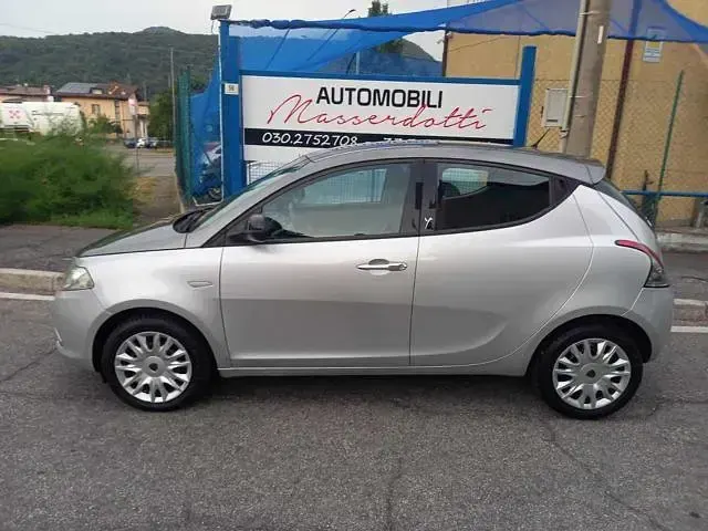 Usata Lancia Ypsilon Silver 84 CV (61 kW) 2012 Grigio/bronzo metallizzato Utilitaria