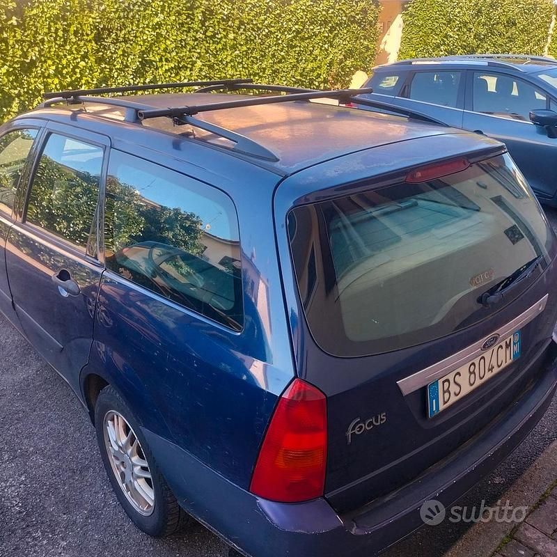 Usata Ford Focus 100 CV (73 kW) 2001 Blu Station wagon