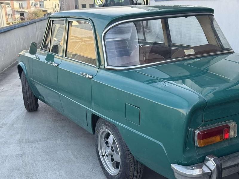 Usata Alfa Romeo Giulia 1300 Super 103 CV (75 kW) 1974 Verde Berlina