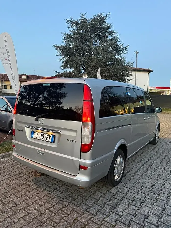 Usata Mercedes Viano 150 CV (110 kW) 2008 Grigio Monovolume