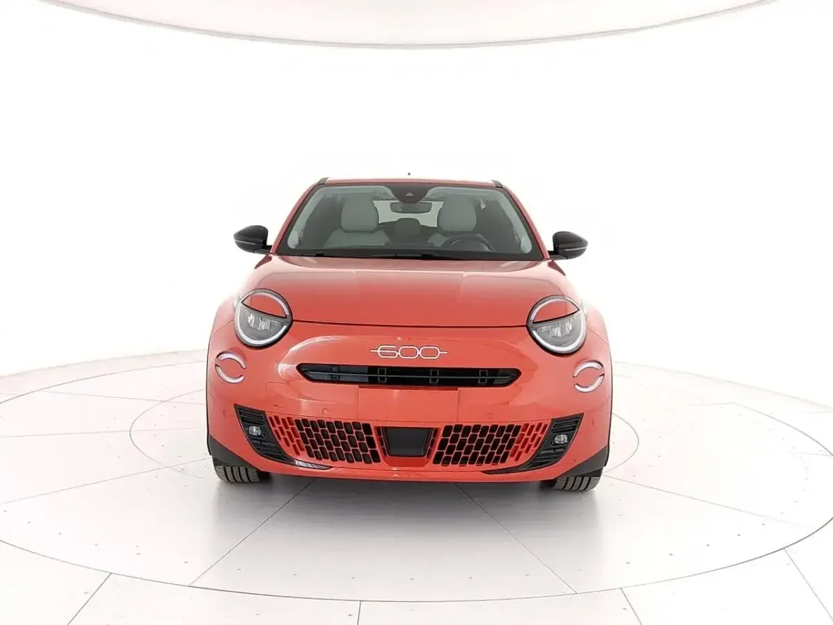 Usata Fiat 600E La Prima 61 kW (84 CV) 2024 Arancione SUV