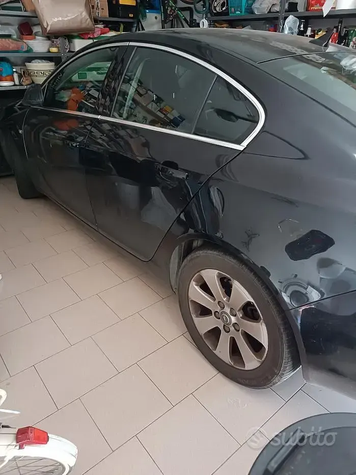 Usata Opel Insignia 160 CV (117 kW) 2011 Nero Berlina