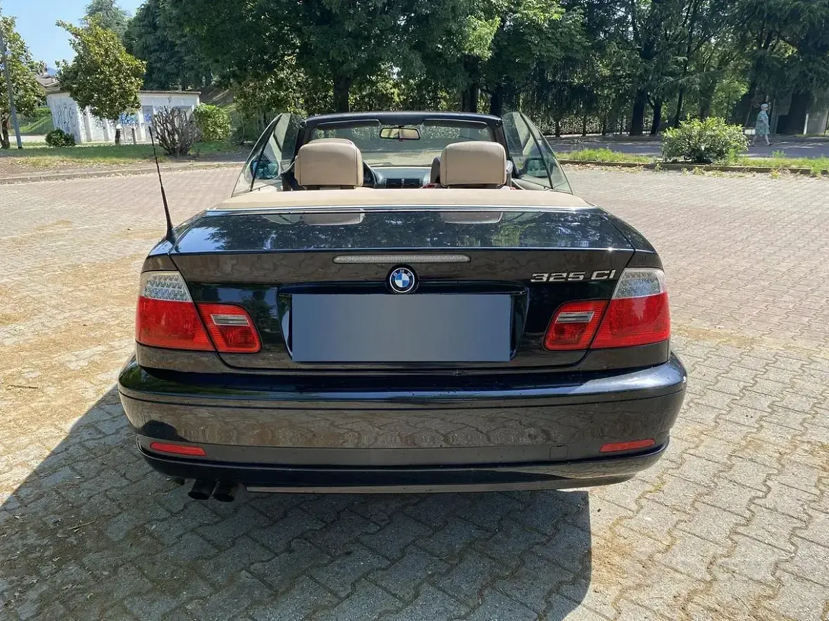 Usata BMW 325 Efficient Dynamics 192 CV (141 kW) 2003 Nero Cabrio