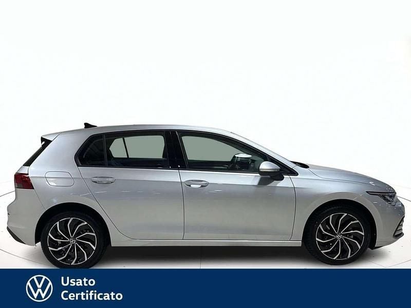 Usata VW Golf VIII Life 110 CV (80 kW) 2024 Grigio Berlina