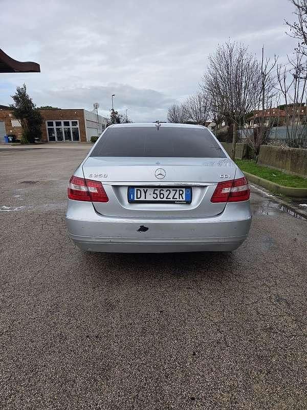 Usata Mercedes E250 Elegance 204 CV (150 kW) 2009 Berlina